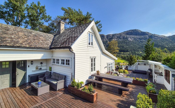Stunning home in Vikebygd with house a mountain view 1