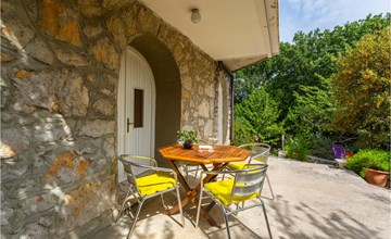 Awesome apartment in Omisalj with WiFi 2