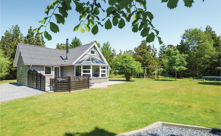 Nice home in Blåvand with kitchen 1