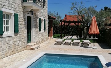 Villa Nika mit privatem Außenwhirlpool 2