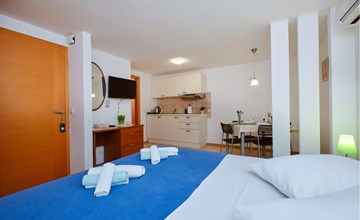 Awesome apartment in Cres with WiFi 2
