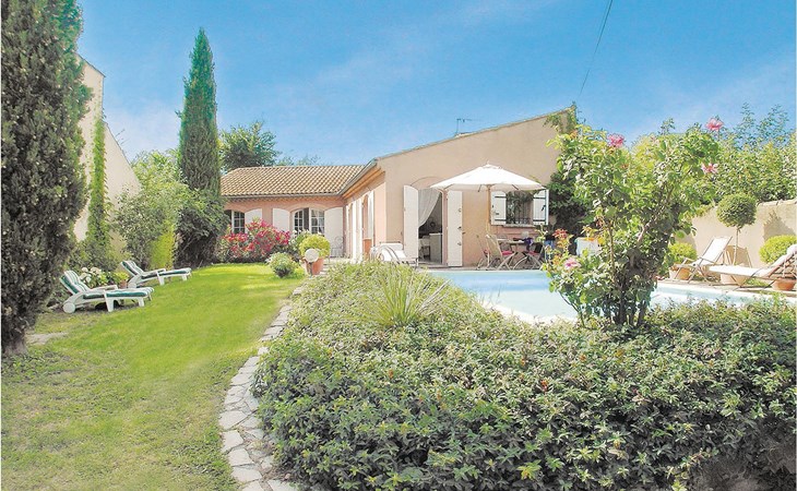 Stunning home in L'Isle sur la Sorgue 1