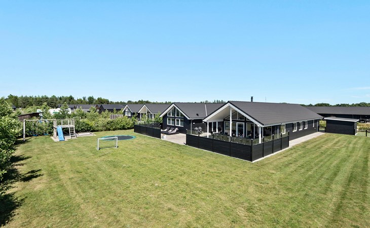 8 bedroom cozy home in Nørre Nebel 1