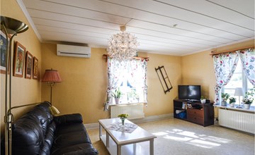 Nice home in Munkedal with lake view 2