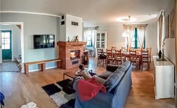Lovely home in Gizycko with WiFi 3