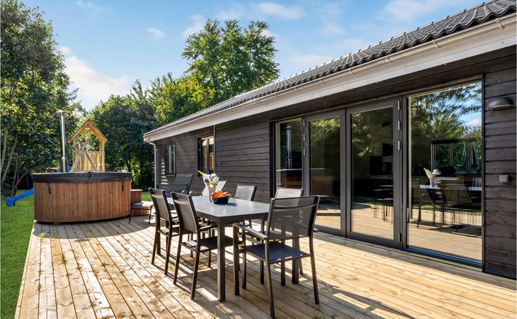Beautiful home in Græsted with WiFi 1