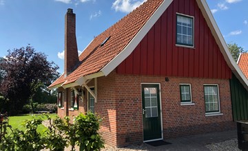 De Kastanje 5-persoons met overdekte lounge en hottub, barrelsauna, stoomsauna, ligbad, sunshower, wifi 2