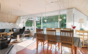 Pet friendly home in Humble with WiFi 3