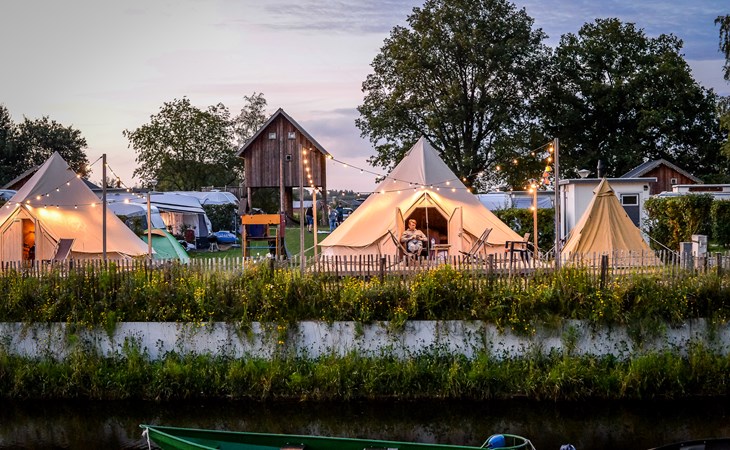 Blije haventent met privé sanitair | 2-4 pers. 1