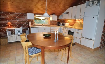 Pet friendly home in Rødby with kitchen 3