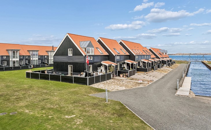 Nice home in Juelsminde with harbor view 1