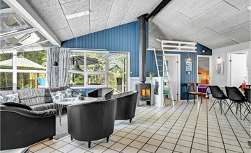 Awesome home in Glesborg with kitchen 3
