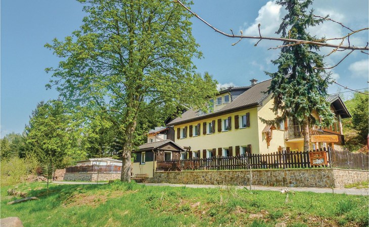 Awesome apartment in Freiberg with WiFi 1