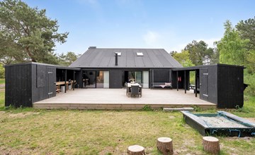 5 bedroom awesome home in Ebeltoft 2