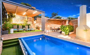 Canes Villa Beheizter Pool 2