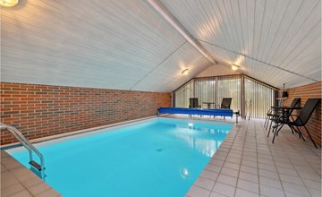 Lovely home in Aakirkeby with kitchen 2