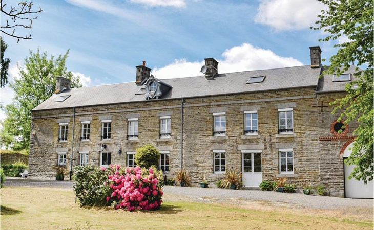 Gorgeous home in Vassy with kitchen 1
