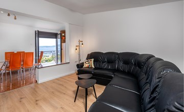 Stunning apartment in Novi Vinodolski 3