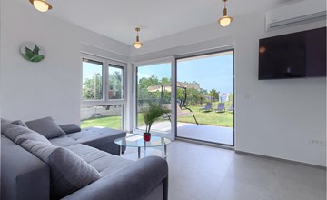 Villa Lippa Peroj 1 2