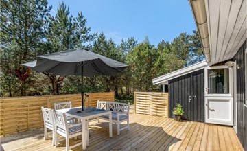 Nice home in Aakirkeby with WiFi 2