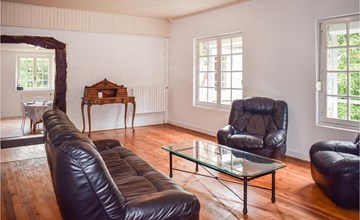 3 bedroom stunning home in Langoat 3