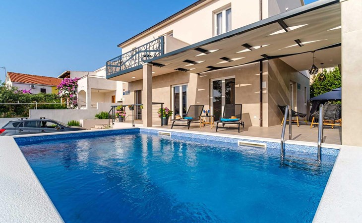 Luxurious home in Milna 1