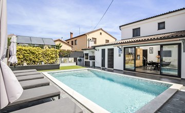 Comfortabel 8-persoons vakantiehuis in Medulin met privézwembad 2