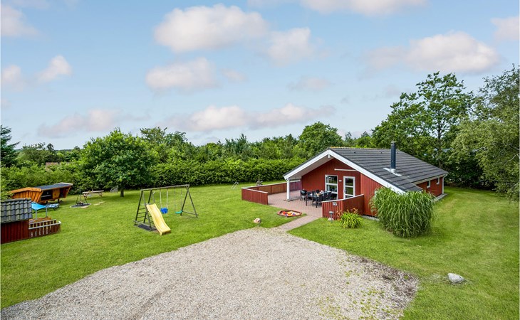 Cozy home in Oksbøl with kitchen 1
