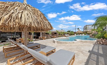 The Boho Oasis Resort (met terras en zwembadzicht) 3