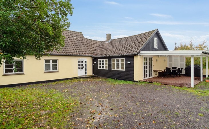 "Edele" - 3,8 km van de zee in Bornholm 1