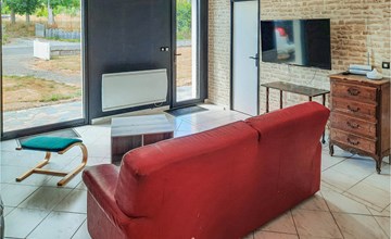 2 bedroom stunning home in Bacilly 2