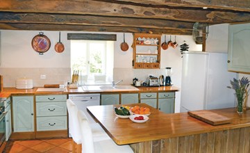 Beautiful home in Sougeal with kitchen 3