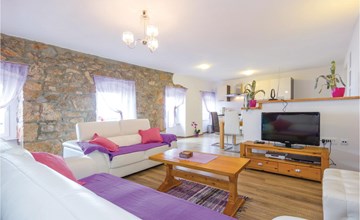 Beautiful home in Medveja 3