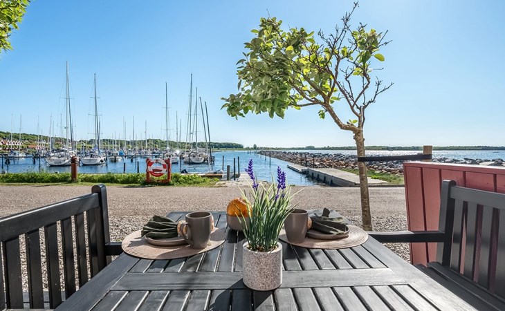 "Ethly" - 10m from the sea 1