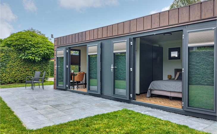 1 bedroom stunning home in Heinkenszand 1