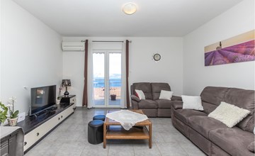 Awesome apartment in Novi Vinodolski 2