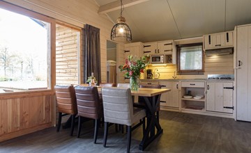 Rheezerlodge DeLuxe low 3