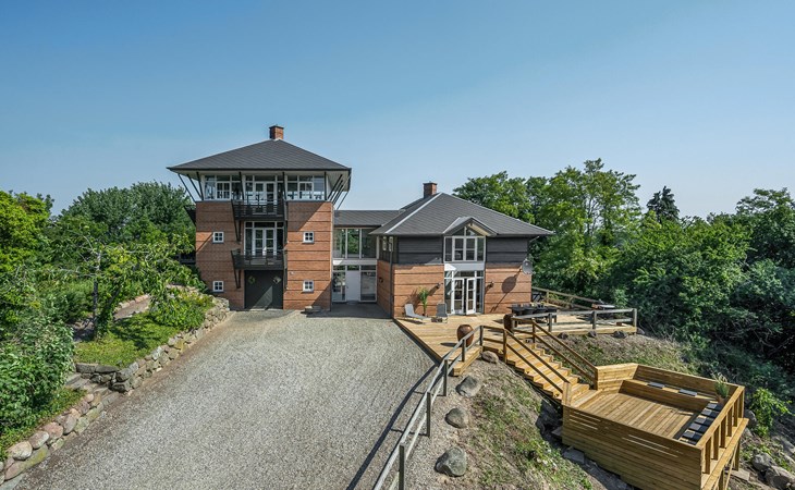 Nice home in Humble with house sea view 1