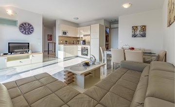 3 bedroom stunning apartment in Medulin 2