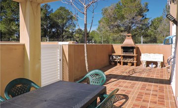 2 bedroom gorgeous home in Miami Platja 3