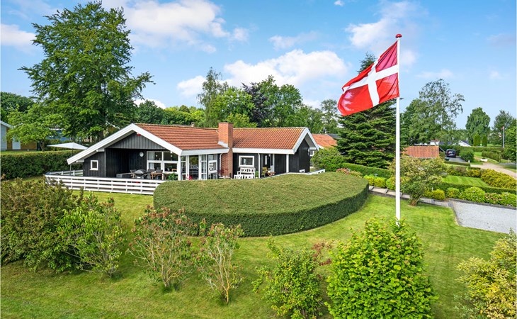 Stunning home in Hejls with kitchen 1