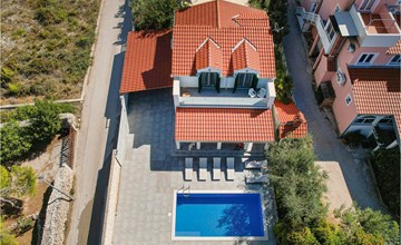 Lovely home in Sevid with WiFi 2