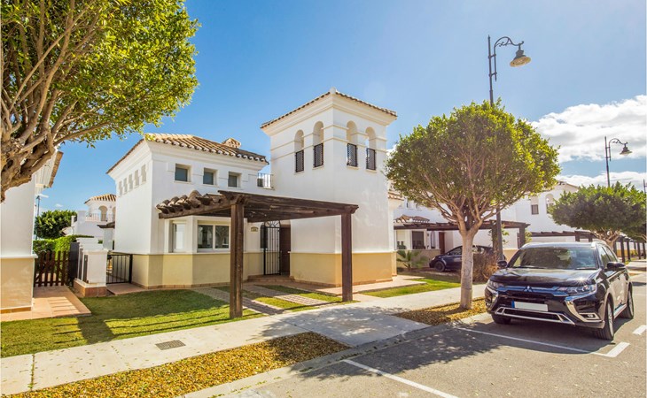 2 bedroom lovely home in Roldan 1