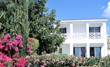 "Iptamena" mit Blick auf das Wasser 2