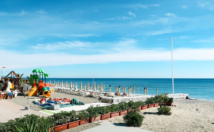 in Varazze mit Garten und Parkplatz 1