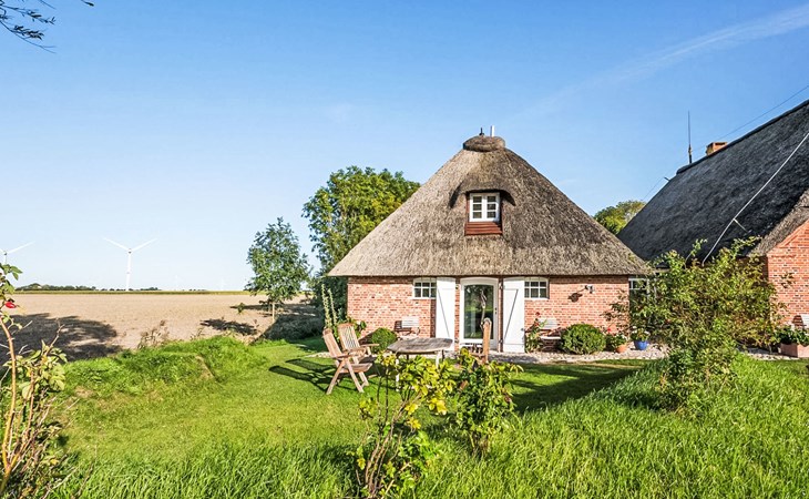 Kleine Reetdachkate 1