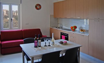 Residenz Borgo Offida mit großem Garten 2