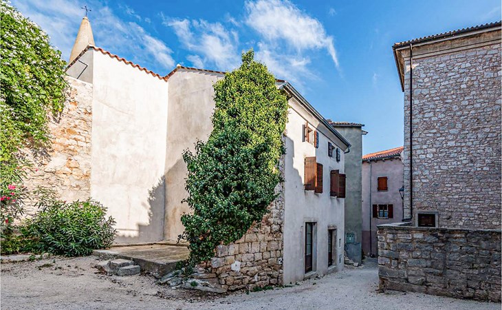 Awesome home in Bale with WiFi 1