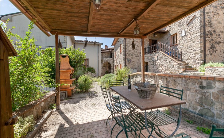 Amazing home in Colognora di Pescaglia 1