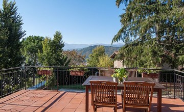 Fichtenhaus mit Schwimmbad zwischen Florenz und Arezzo 3